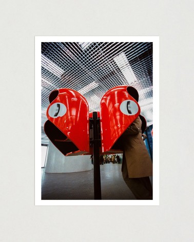 Photographie de cabines téléphoniques à la station Châtelet les Halles