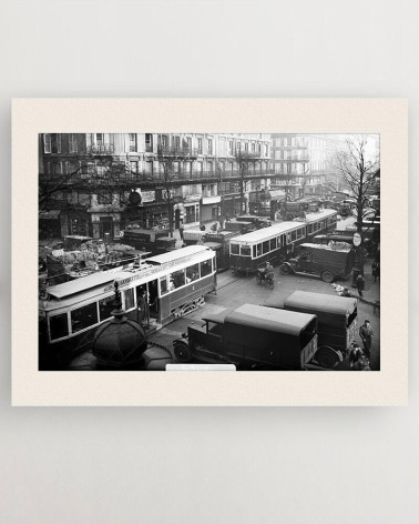Black and white photography of trams circulating in the Halles district - RATP la ligne