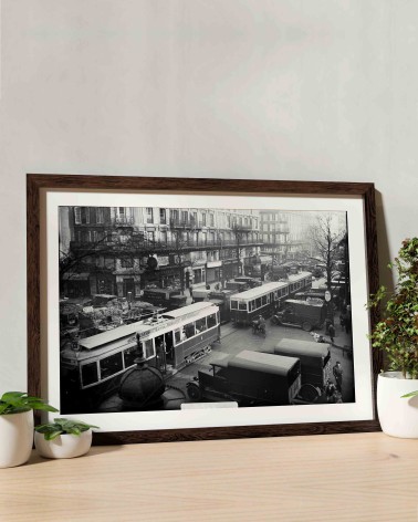 Black and white photography of trams circulating in the Halles district - RATP la ligne